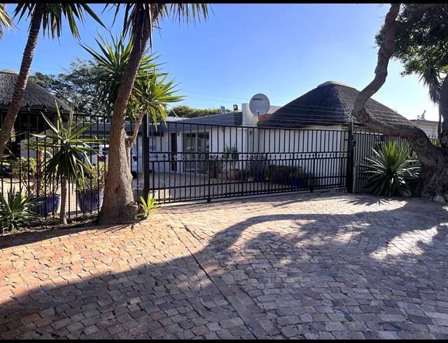 2 BEDROOM APARTMENT TO LET IN TABLE VIEW
